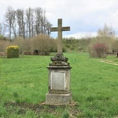 Kříž u rozcestí k domu 18 v Lindavě