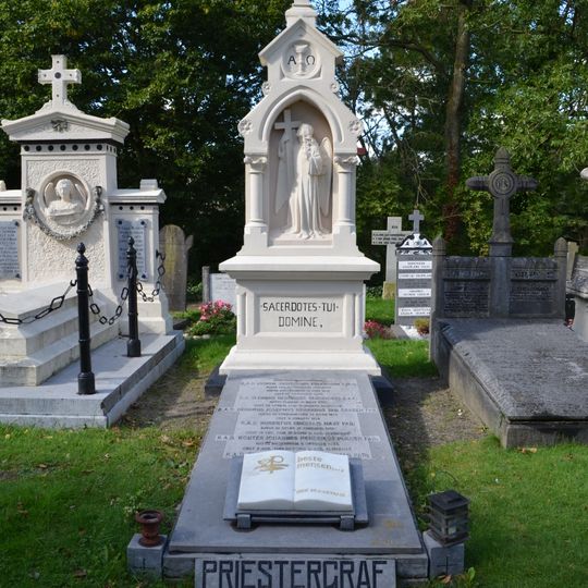 Priestergraf St. Laurentiuskerk