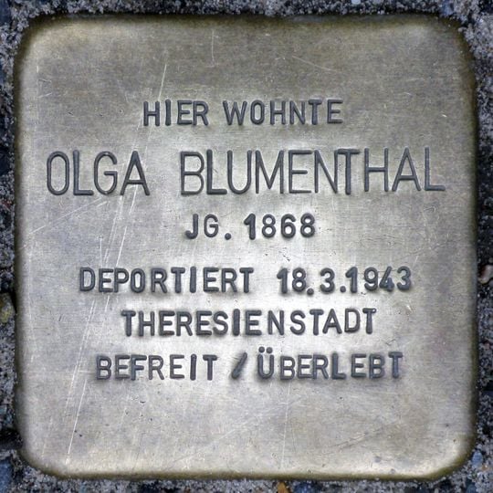 Stolperstein en memoria de Olga Blumenthal