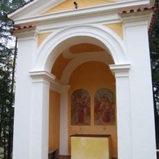 Výklenková kaple Kalvárie v Češticích (JV)