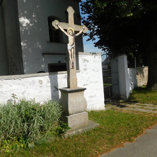 Kříž u kostela ve Střížkově
