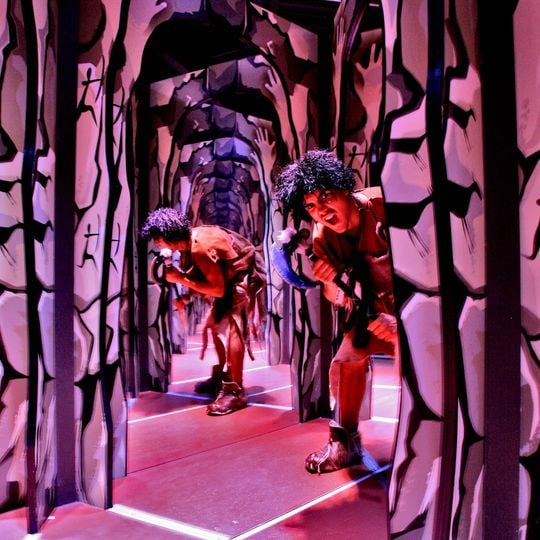 Labyrinthe péhistorique Mirror maze
