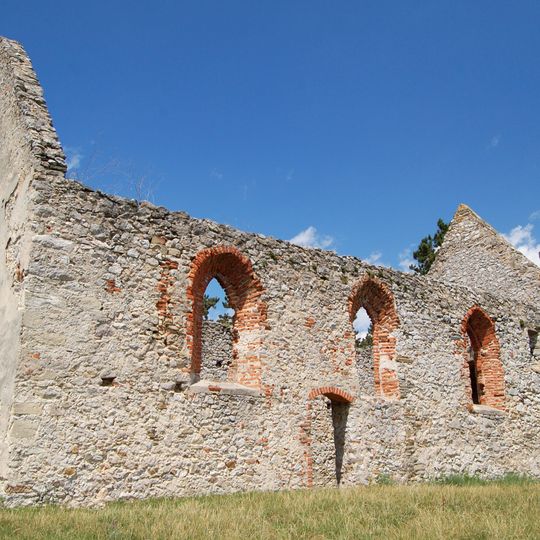 Ruina románskeho kostola, kostol ruina