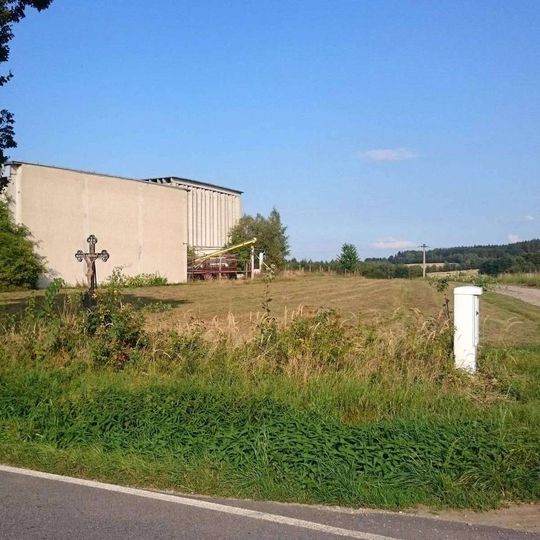 Kříž jižně od Krtova