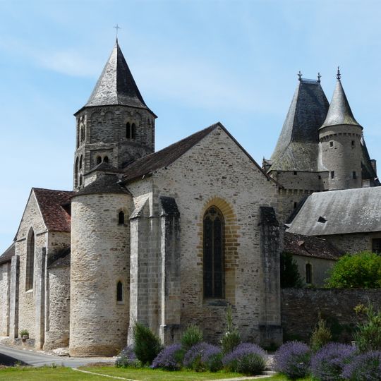Église Saint-Pierre-ès-Liens de Jumilhac