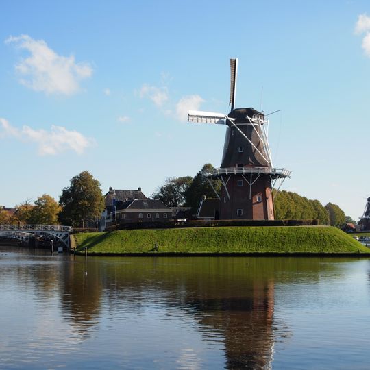 Overblijfselen van vestingwallen, grachten en bastions