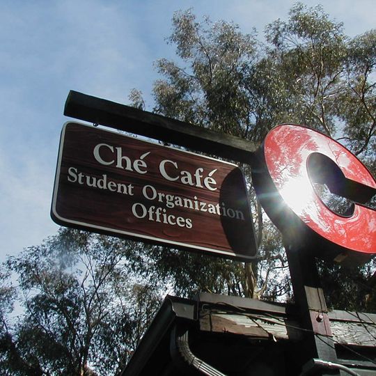 Ché Café