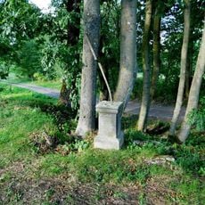 Kříž na okraji Mostce