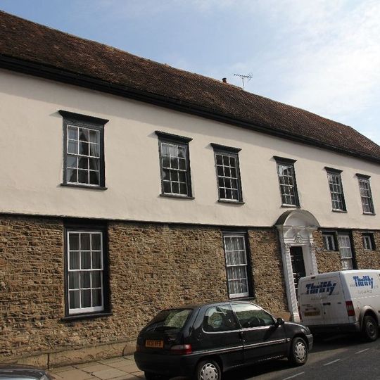 28, East St Helen Street