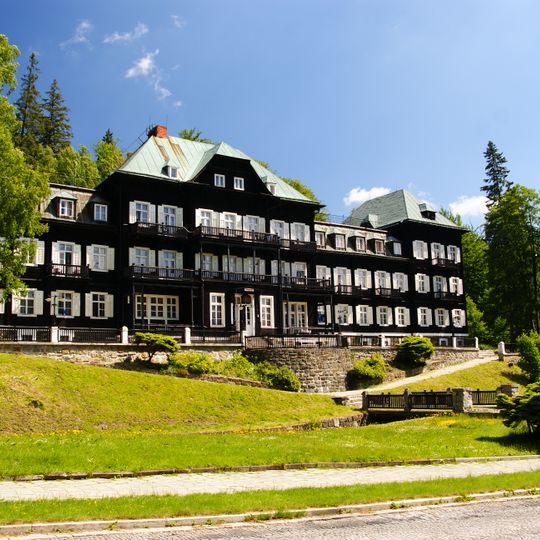 Soubor lázeňských domů čp. 1, 3, 27 a Pitného pavilonu v Karlově Studánce