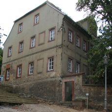 Pfarrhaus und Scheune eines Pfarrhofes