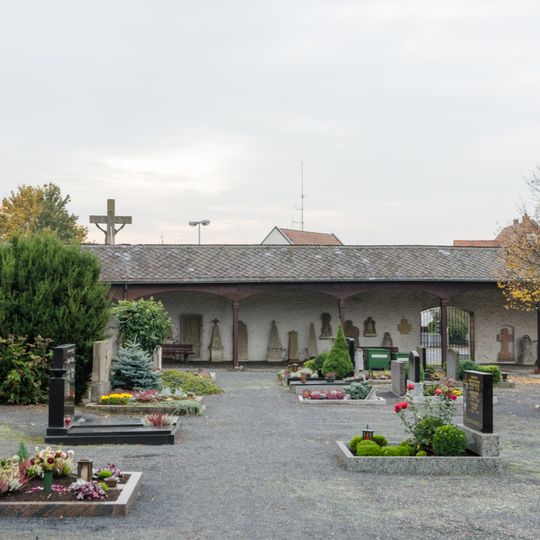 Friedhofsmauer