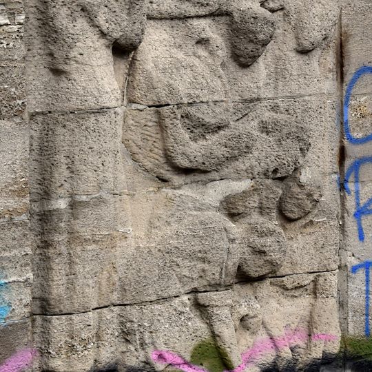 Washerwomen on the river and rescue of a drowning man