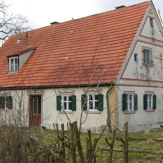 Kleinhaus, ehemals auch Gärtnerhaus des gegenüberliegenden Schlosses