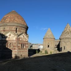 Üç Kümbetler