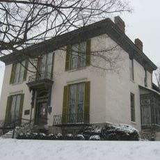 Jerolaman-Long House