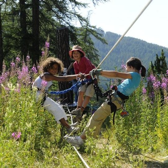 Sensations Mélèzes Parcours Aventure en forêt
