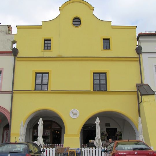 Husovo náměstí 1223