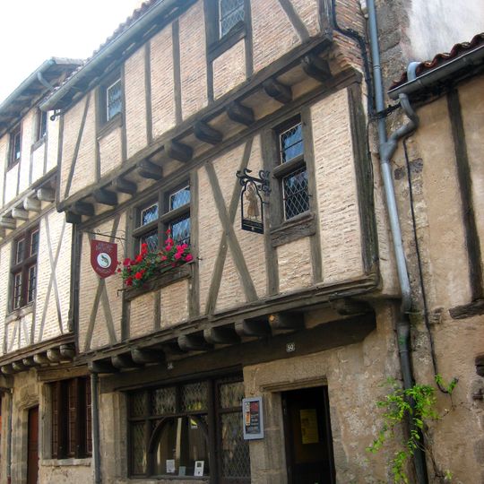 Maisons, 10, 12, 14, 16 place de l'Église