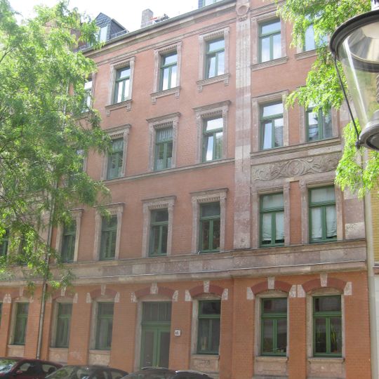 Mietshaus in geschlossener Bebauung Tschaikowskistraße 45