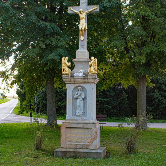 Kříž v Trnově poblíž pošty