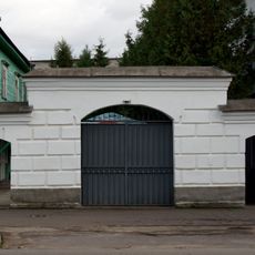 Ограда с воротами (Новая Ладога)