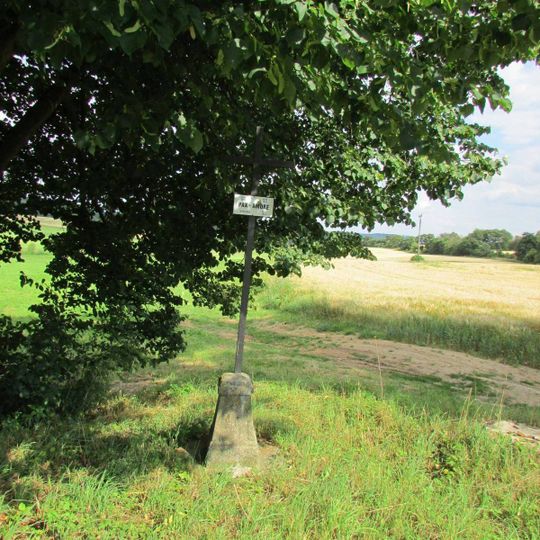 Kříž ve východní části Babic u rybníka