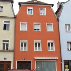 Wohn- und Geschäftshaus