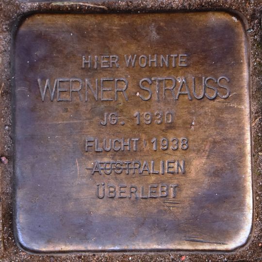 Stolperstein en memoria de Werner Strauss