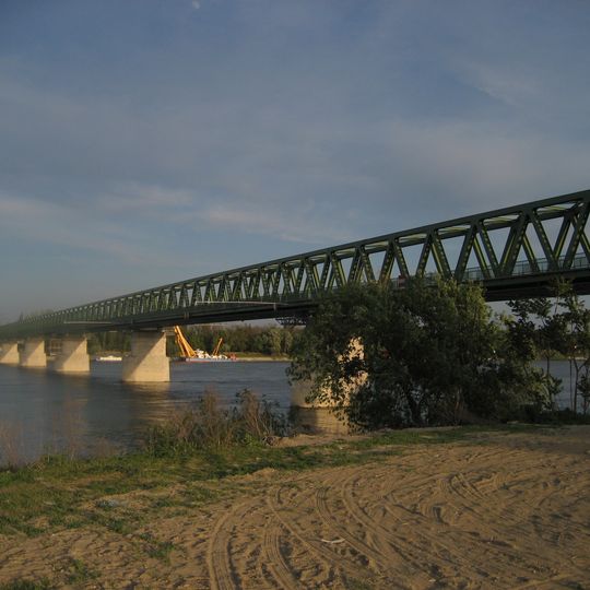 Újpest railway bridge