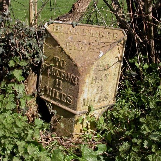 Milepost, N of village, N of Preston turn