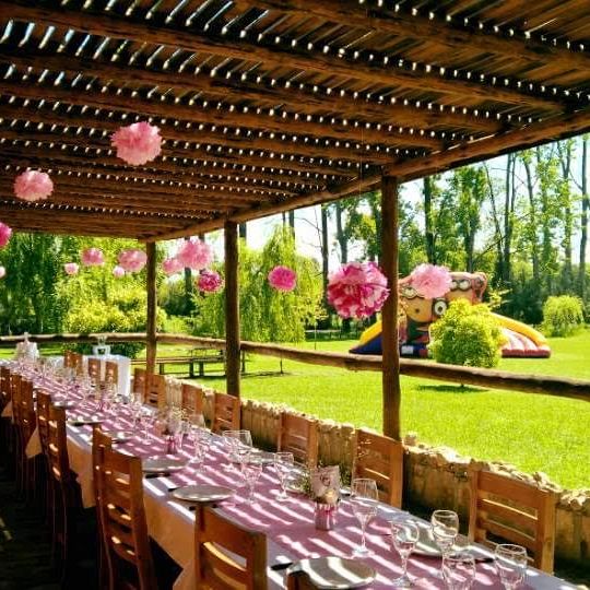 Maria Gracia Carlos Keen, Restaurante y Eventos