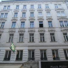 Wohn- und Geschäftshaus