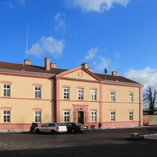 Arbeiter-/Angestelltenwohnhaus