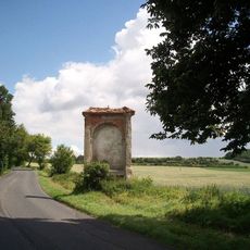 Kaplička u Modřovic u silnice do Chrástu