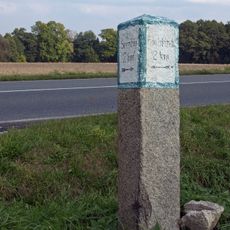Wegestein Neukuppritz (B 6, Abzweig K 7234 nach Sornßig)
