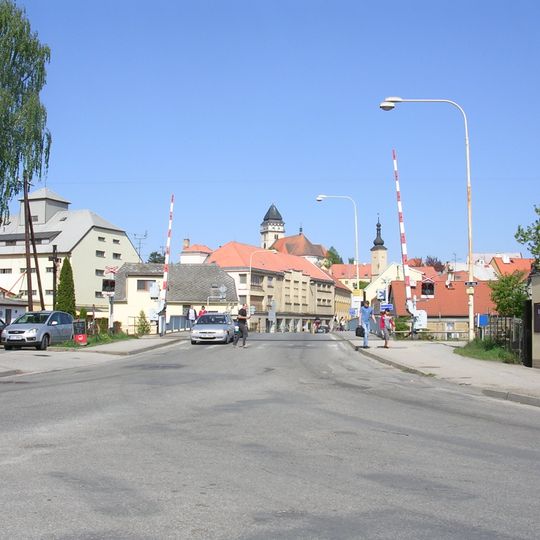 Most Masarykovy ulice přes Moravskou Dyji v Dačicích