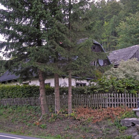 Venkovská usedlost s drátovnou