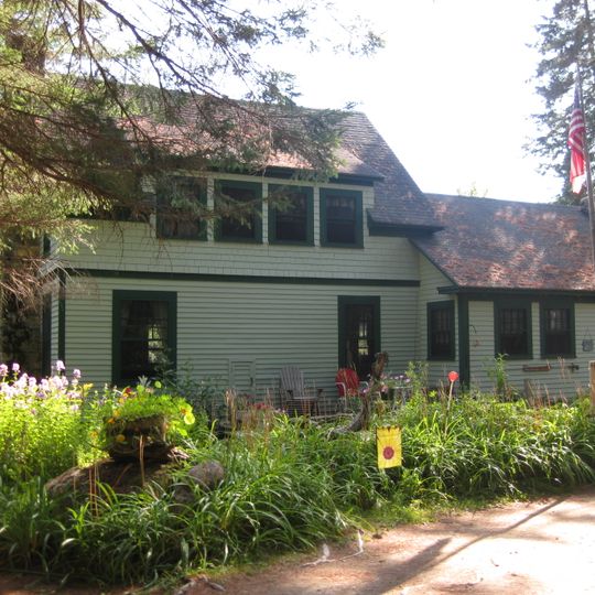 Forest Lodge