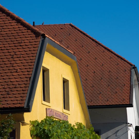 Hiši Grudnovo nabrežje 21 in 23