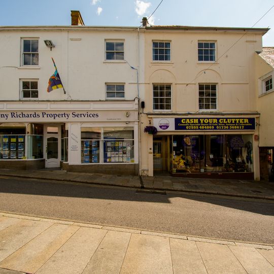 10 and 11, Market Place