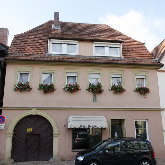 Wohn- und Geschäftshaus