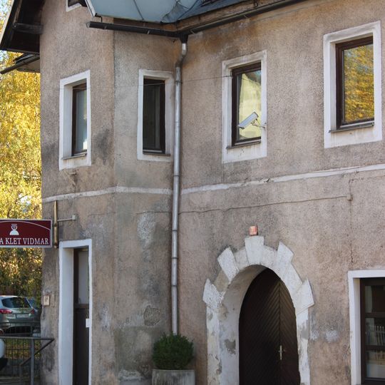 Hiša Trg svobode 11, Ravne na Koroškem