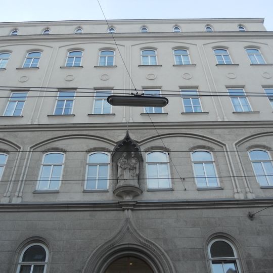 Pfortenhaus des Klosters Maria Regina, straßenseitige Fassaden