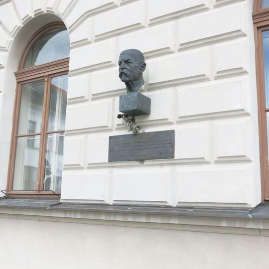 Pamětní deska s bustou Tomáše Garrigue Masaryka na radnici v České Lípě