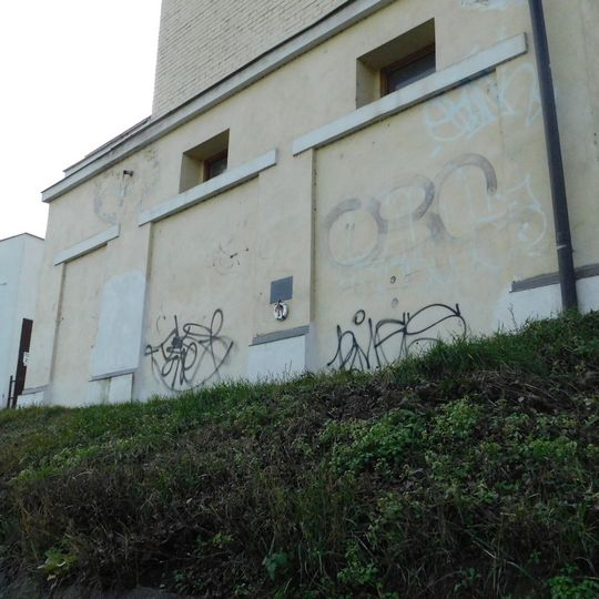 Pamětní deska Josefa Beránka na trafostanici v ulici Pod Paťánkou v Podbabě