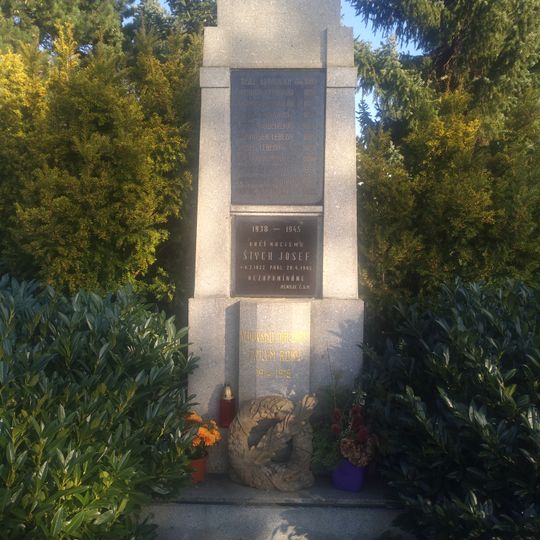 Pomník padlým v Křeslicích