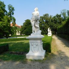 Socha Bacchuse v zámeckém parku ve Slavkově