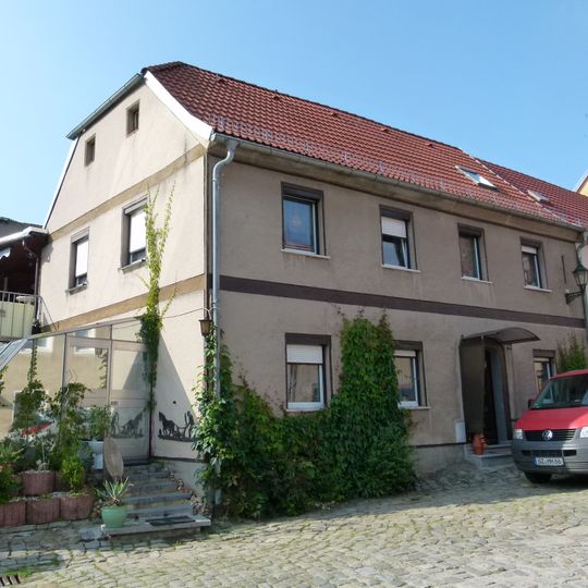 Wohnhaus in geschlossener Bebauung Am Hof 12