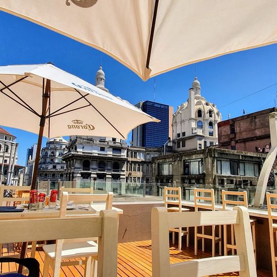 Florida 165 Rooftop Bar